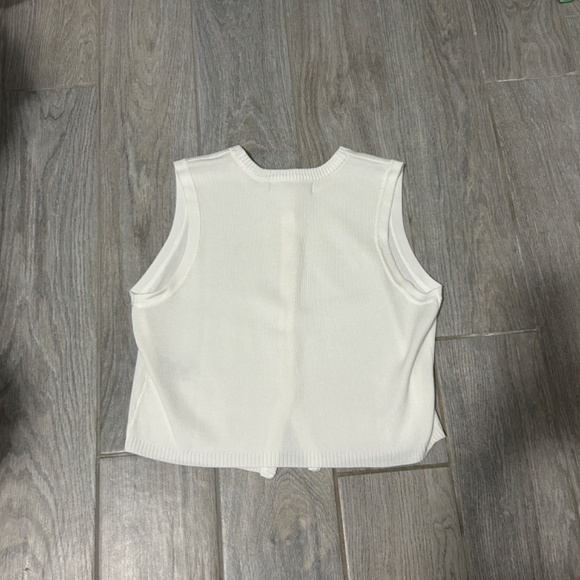 NWOT! Women's Madden Girl White Knit Sweater Vest - MEDIUM - Picture 9 of 9